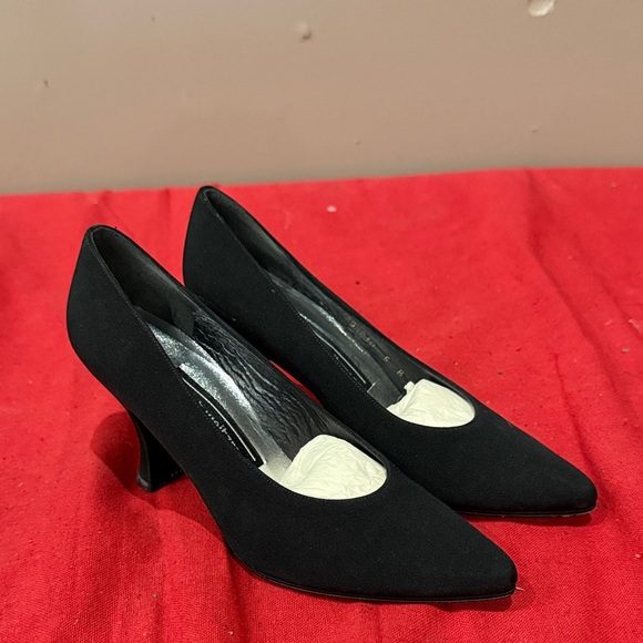 Stuart Weitzman Classic Black Heels - Picture 1 of 5